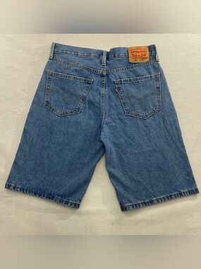 Levi's 469 Loose Jean Shorts Mens 32x12~ Light Wash Blue Denim Jorts Classic